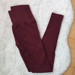 Alphalete Revival Leggings - Garnet Red